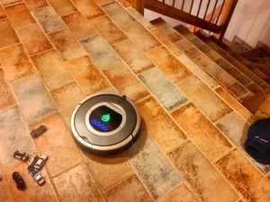 iRobot Roomba 782 Saugroboter auf Hartboden - Fliesen im Testbericht