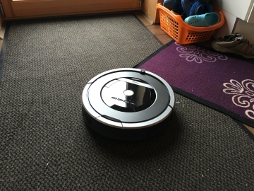 Teppichreinigung durch Staubsauger Roboter Roomba 871