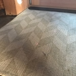 geflochtener Teppich aus Bast