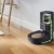 iRobot Roomba s9+ Über WLAN verbundener Saugroboter mit automatischer Absaugstation - PerfectEdge®-Technologie mit Eckenbürste und breiteren Gummibürsten für alle Böden - Leistungsverstärkung - 3